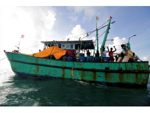 Indonesia: 35 Sri Lankans stranded on way to Australia