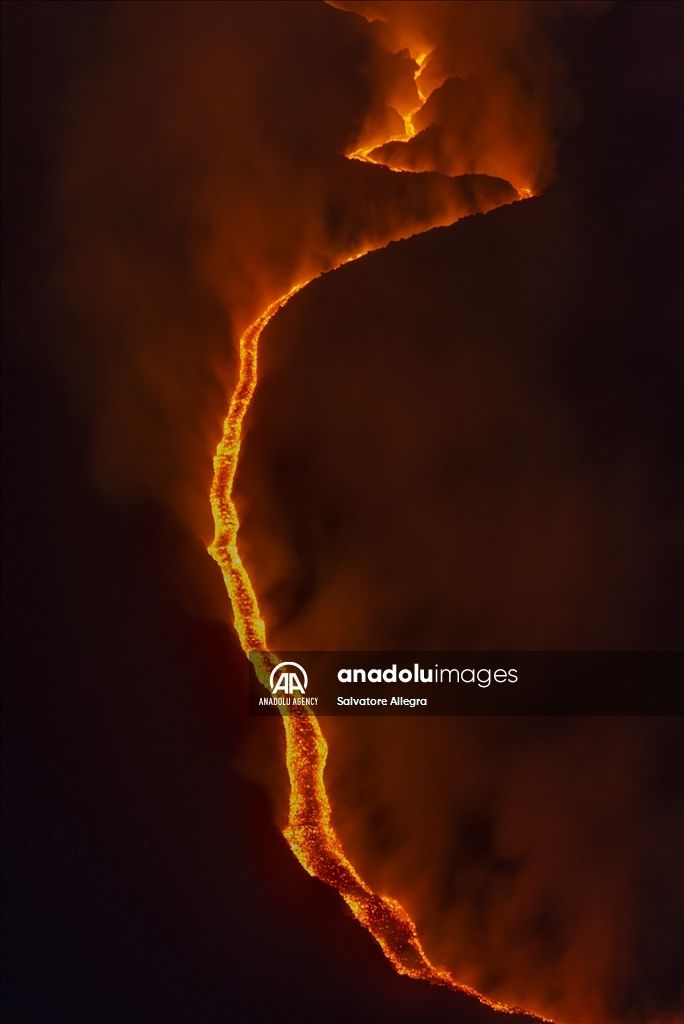 Volcano Etna Eruption 4