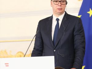 Serbia prevents thousands of migrants from entering EU: Hungarian premier