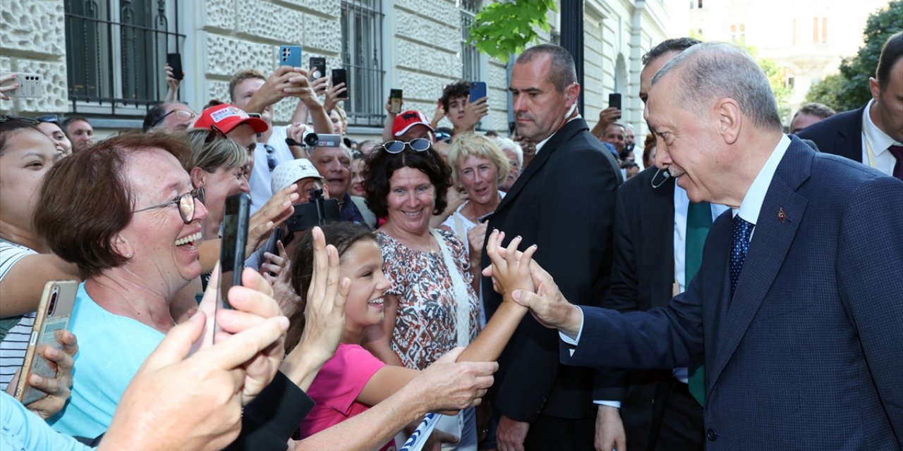 UPDATE - Turkish, Hungarian presidents meet to hold talks
