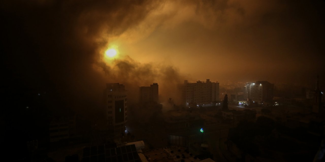 Israeli warplanes bomb locations in Gaza Strip