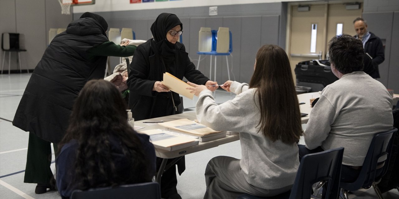 Michigan voters head to polls for primary as Biden faces protest for Gaza policy