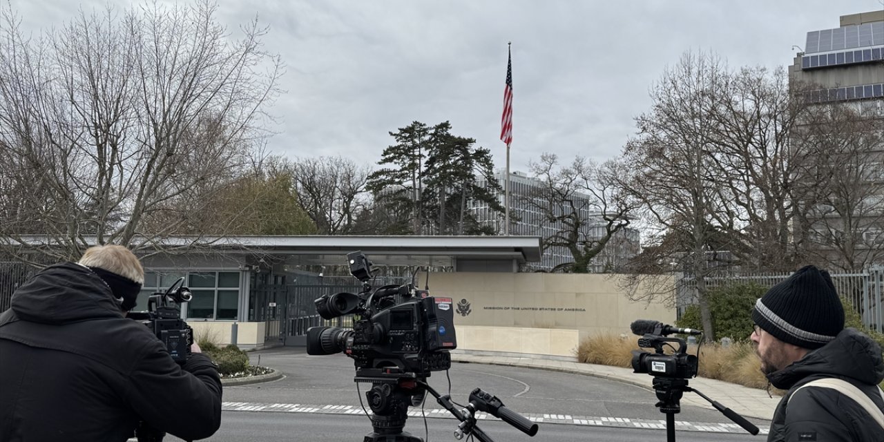 UPDATE 4 - US, Ukrainian officials hold talks in Geneva on peace plan