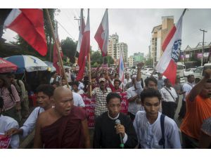 UPDATE - Hundreds protest Myanmar govt's new term for Rohingya