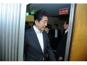 UPDATE - Japanese PM wins big in upper house vote