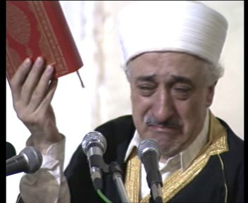 Indonesia warns students in Turkey away from Gulenists