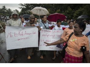UPDATE - Protests greet ex-UN chief on arrival in west Myanmar