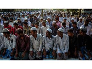Myanmar Muslims combat nationalist pressure on Eid