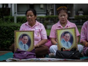 UPDATE 2 - State events canceled as Thais pray for king's recovery
