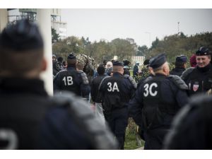 France clears Calais 'Jungle' camp