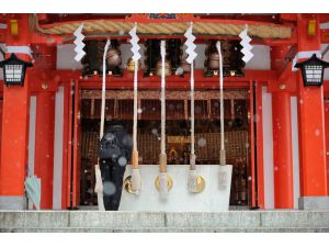 Where was the coldest place Chicago or Antarctica?