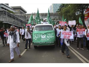 Around 200,000 attend Jakarta 'blasphemy' protest