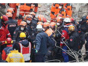 UPDATE - Death toll in Istanbul building collapse rises to 18