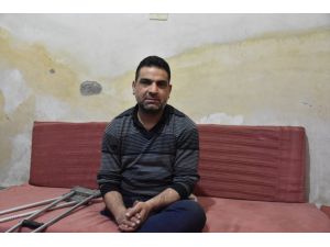 Syrian father holds on to life despite losing leg