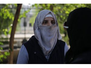 Syrian woman recalls regime jail torture, rape threats
