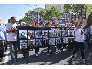 Turkey: Fracas leads train crash trial to change courts