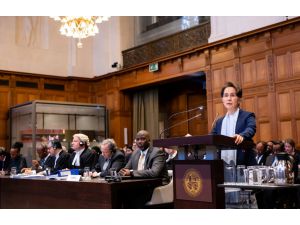 UPDATE - Nobel laureate Suu Kyi defends genocide accusations