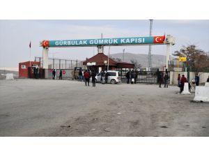 UPDATE - Turkey shuts border with Iran over coronavirus outbreak