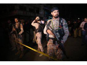 1 dead, 13 injured after powerful blast rocks Pakistani city of Karachi