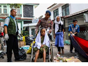 UPDATE - Death toll from Indonesia earthquake climbs to 268