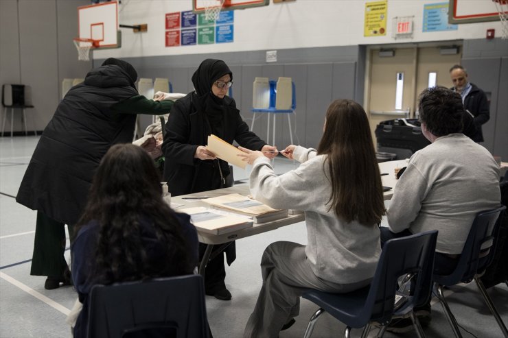 Michigan voters head to polls for primary as Biden faces protest for Gaza policy