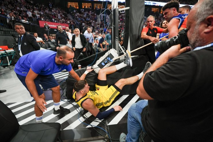 Fenerbahce Beko beat Anadolu Efes 83-78 on road in EuroLeague