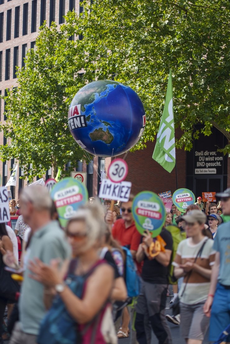 Thousands in Germany protest government’s energy policy