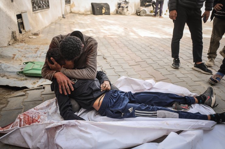 Israeli army kills 2 children, wounds several others in Gaza despite ceasefire